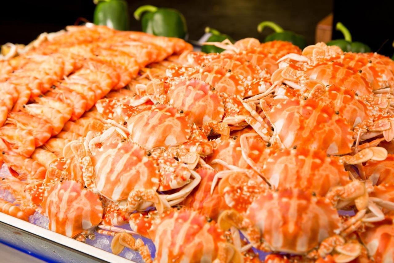 China Hotel Guangzhou - Subway Direct To Pazhou Exhibition Center, Free Shuttle During Canton Fair & Exhibitor Registration Counter Esterno foto A seafood buffet