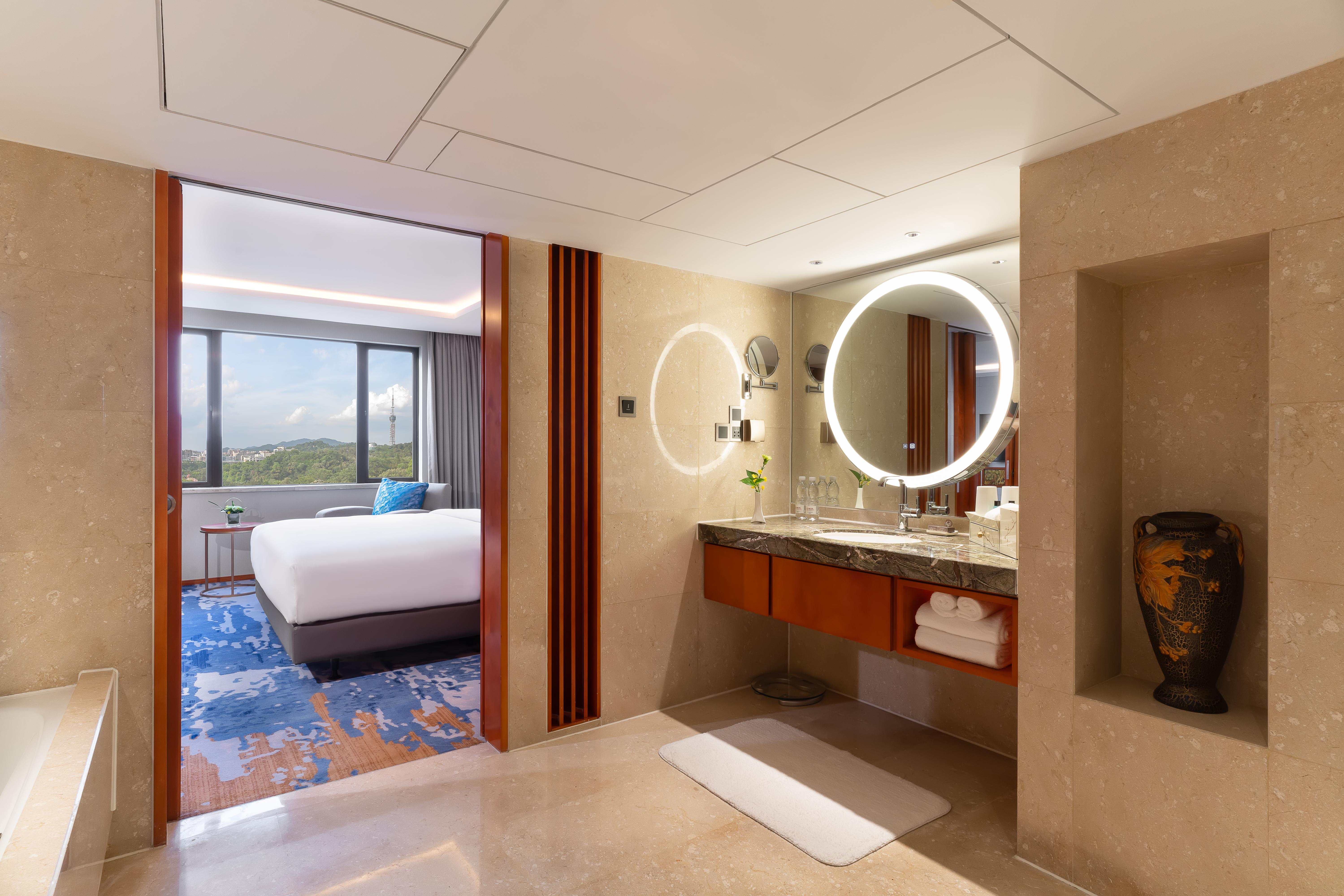 China Hotel Guangzhou - Subway Direct To Pazhou Exhibition Center, Free Shuttle During Canton Fair & Exhibitor Registration Counter Esterno foto Deluxe Suite Bathroom