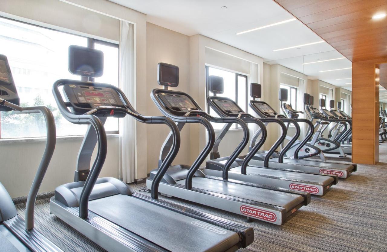 China Hotel Guangzhou - Subway Direct To Pazhou Exhibition Center, Free Shuttle During Canton Fair & Exhibitor Registration Counter Esterno foto Treadmills in a gym